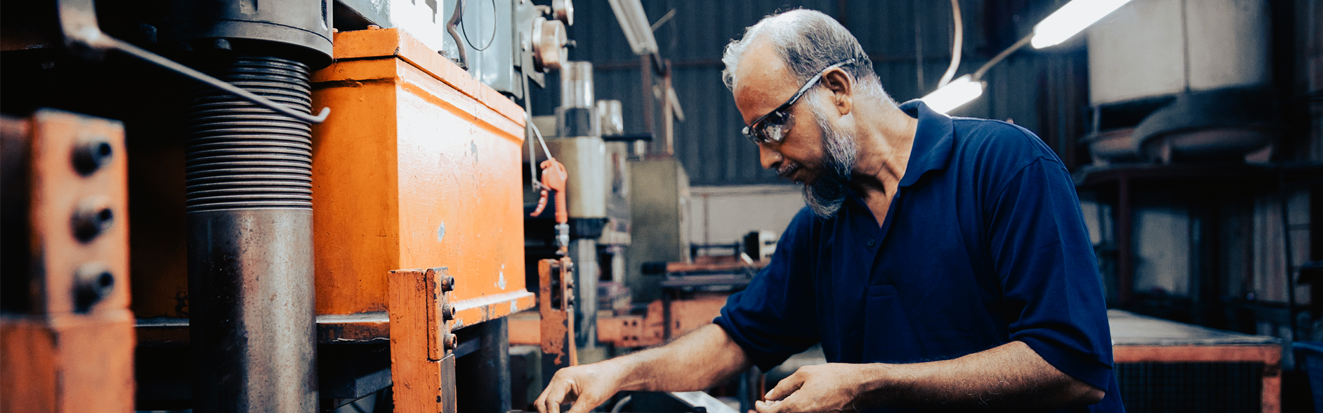 Industrial-Machinery-Operator